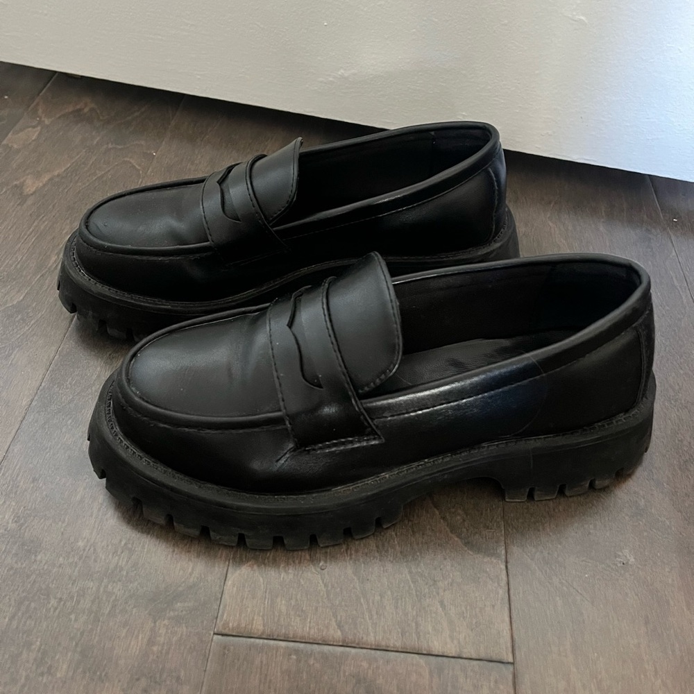 Steve Madden Black Loafers